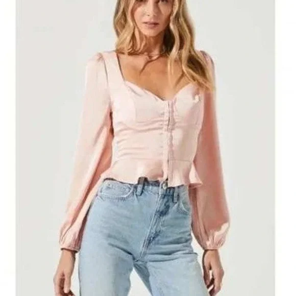 ASTR THE LABEL Peplum Top Women's Small Pastel Pink Satin Long Sleeve - Picture 2 of 7